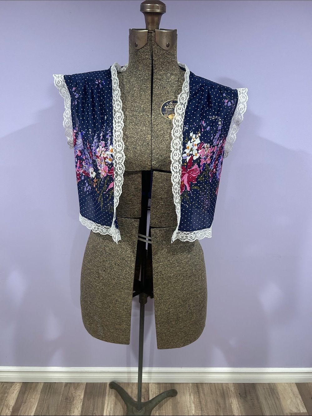 Vintage Navy Blue Floral Lace Trim Shrug
